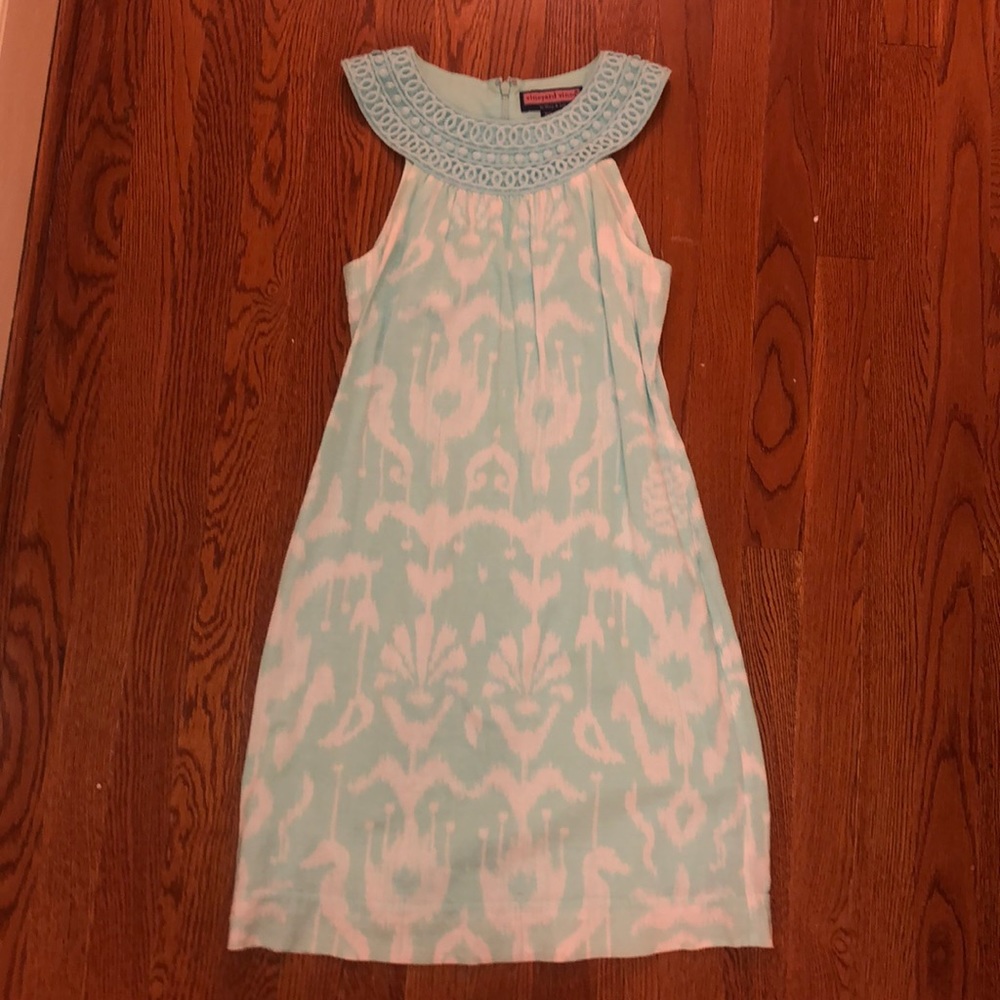Vineyard Vines Turquoise and White Ikat. Size 0